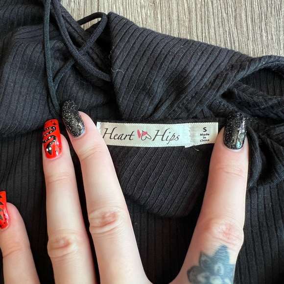 SOLD⚡️✨NWOT✨FASHION NOVA strappy open back top - Picture 8 of 8